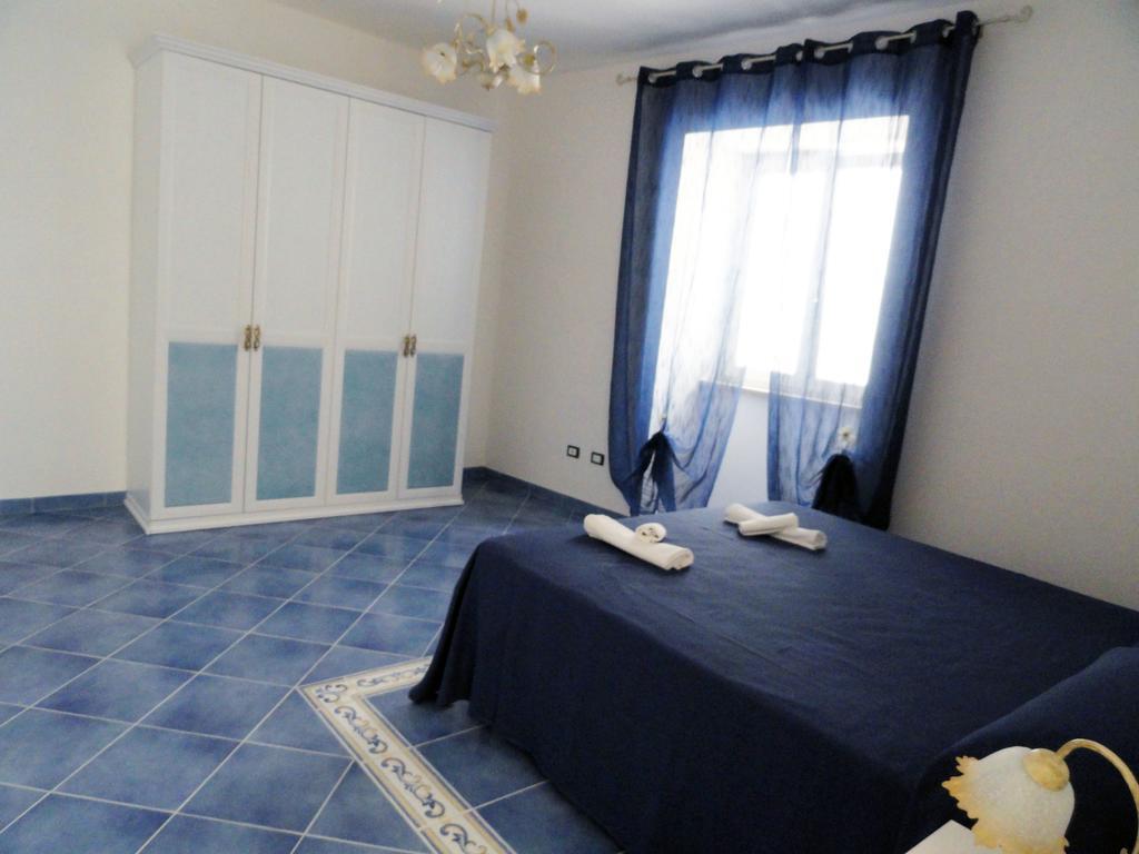 Chiaia Apartments Ponza Ruang foto