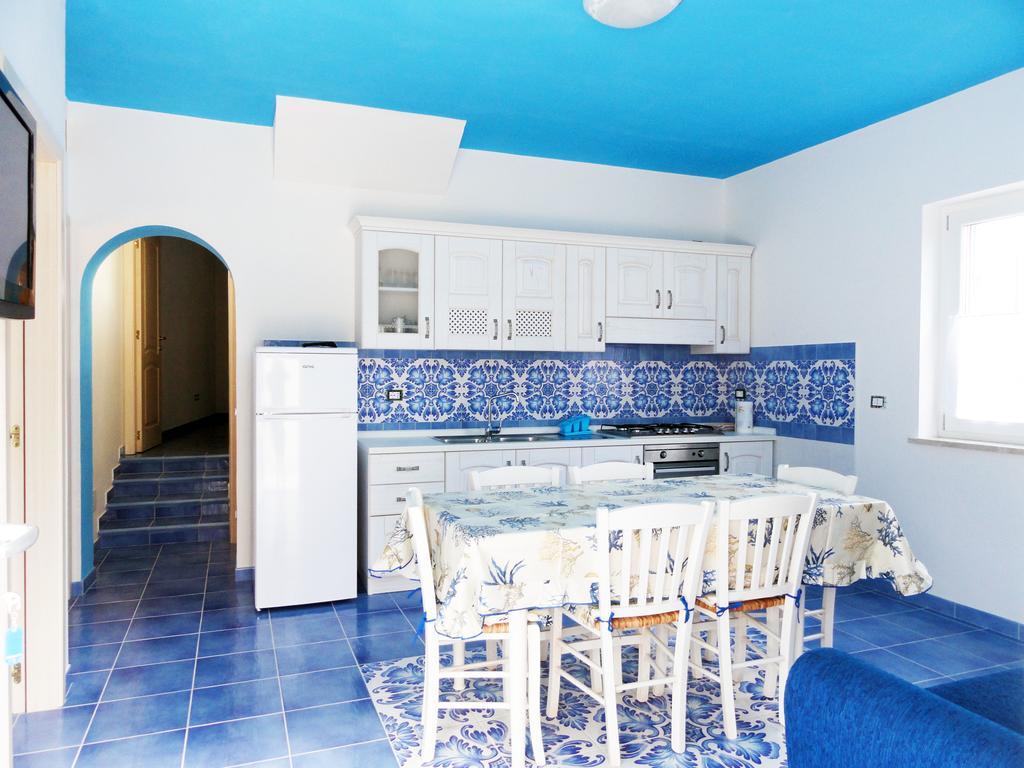 Chiaia Apartments Ponza Ruang foto