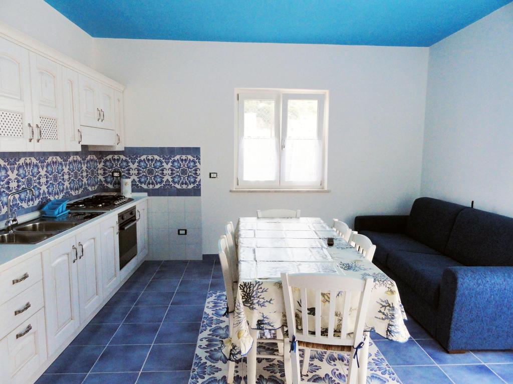 Chiaia Apartments Ponza Ruang foto