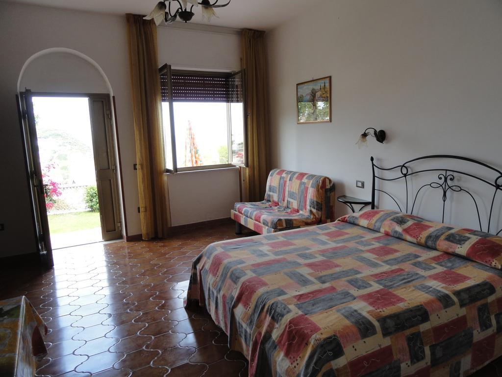 Chiaia Apartments Ponza Ruang foto