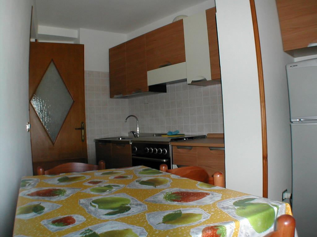 Chiaia Apartments Ponza Ruang foto