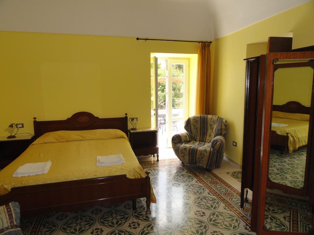 Chiaia Apartments Ponza Ruang foto