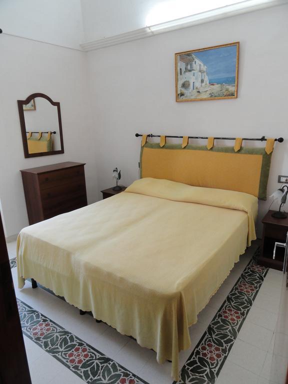 Chiaia Apartments Ponza Ruang foto