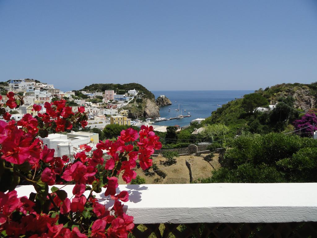 Chiaia Apartments Ponza Bagian luar foto