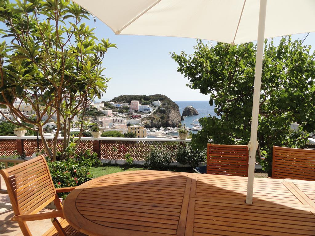 Chiaia Apartments Ponza Bagian luar foto