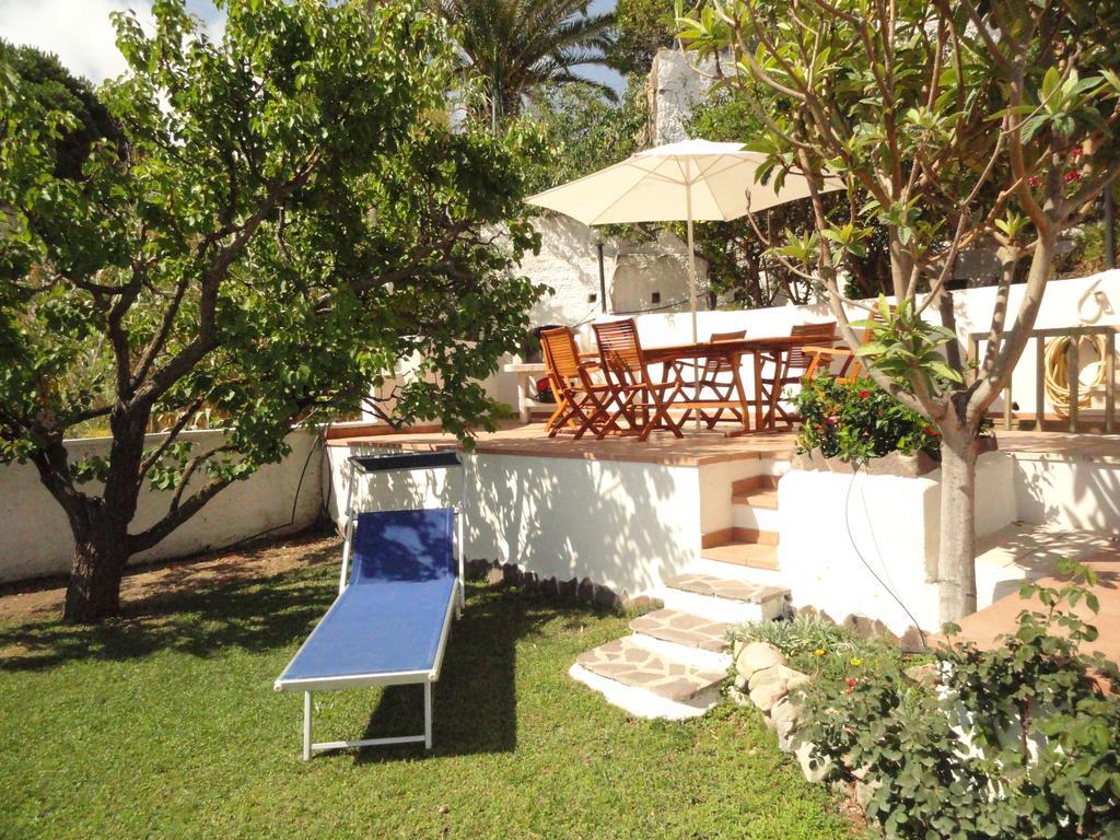 Chiaia Apartments Ponza Bagian luar foto