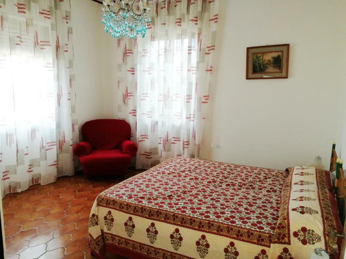 Chiaia Apartments Ponza Bagian luar foto