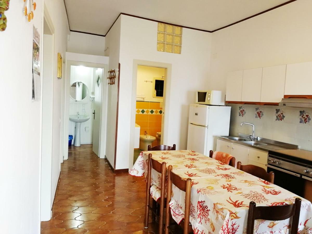 Chiaia Apartments Ponza Bagian luar foto
