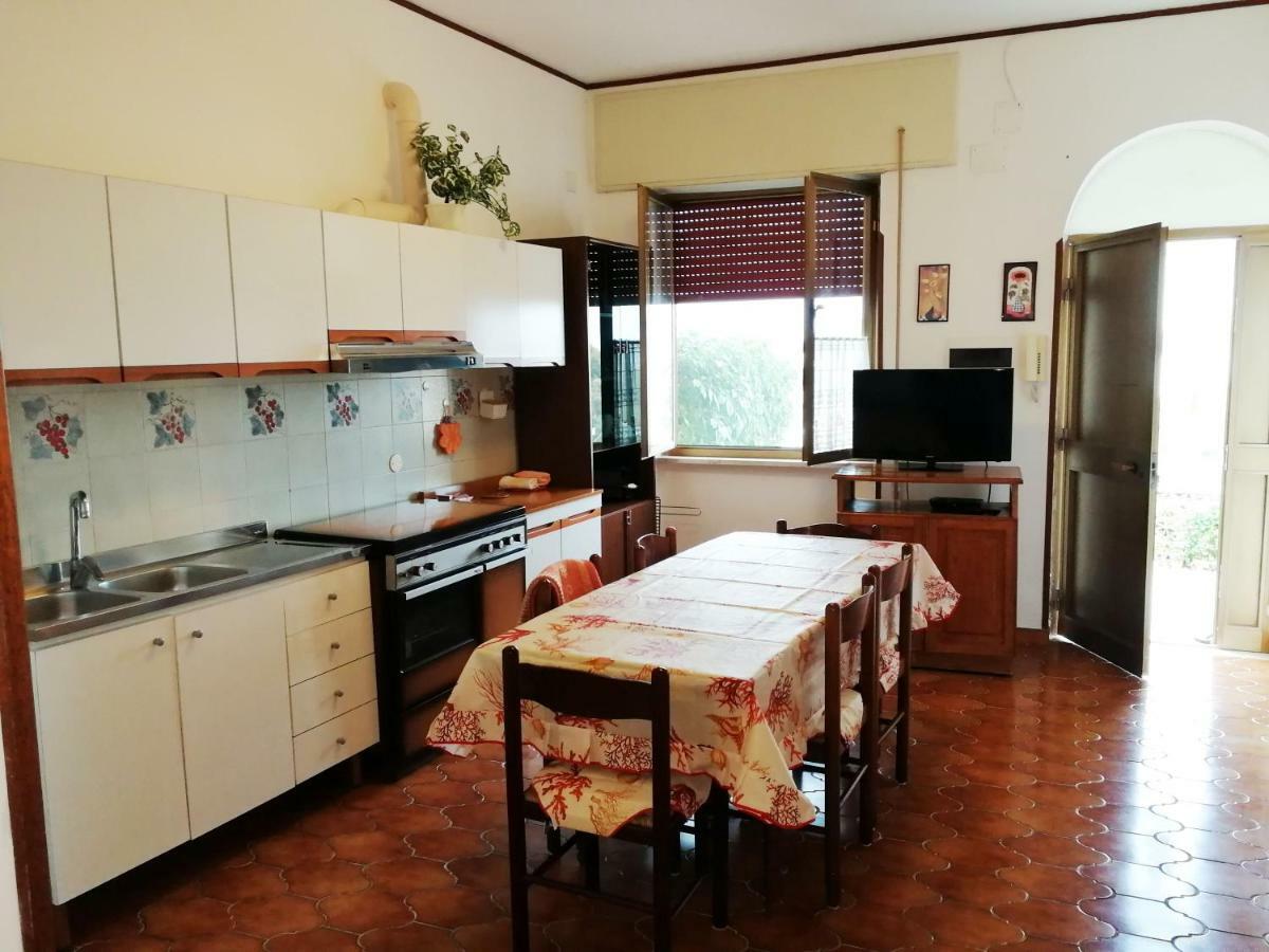 Chiaia Apartments Ponza Bagian luar foto