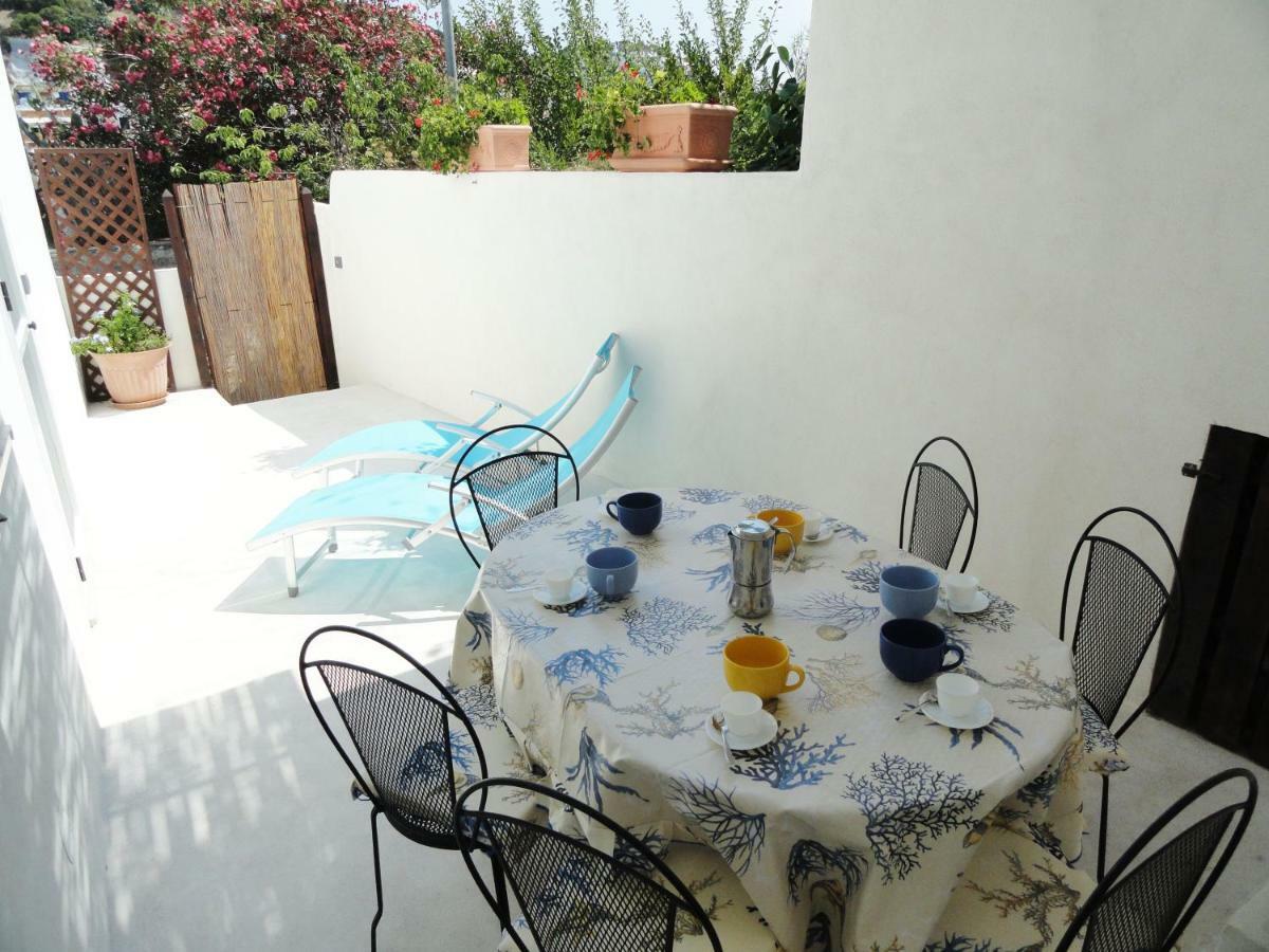 Chiaia Apartments Ponza Bagian luar foto