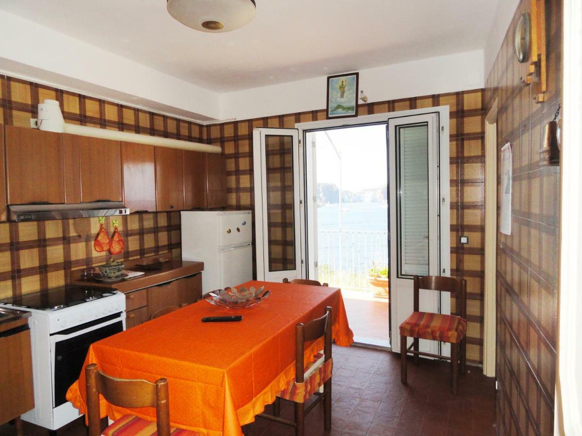 Chiaia Apartments Ponza Bagian luar foto