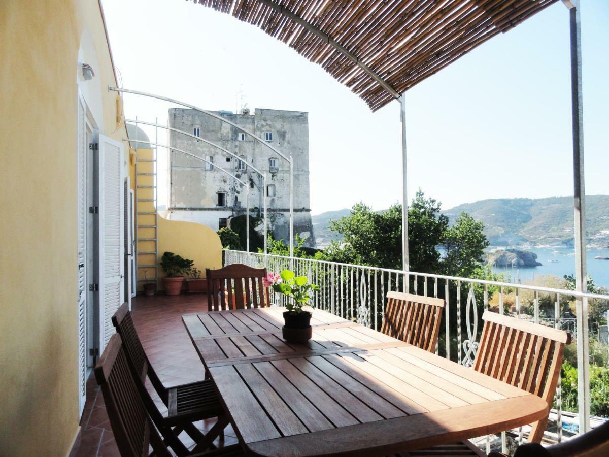 Chiaia Apartments Ponza Bagian luar foto